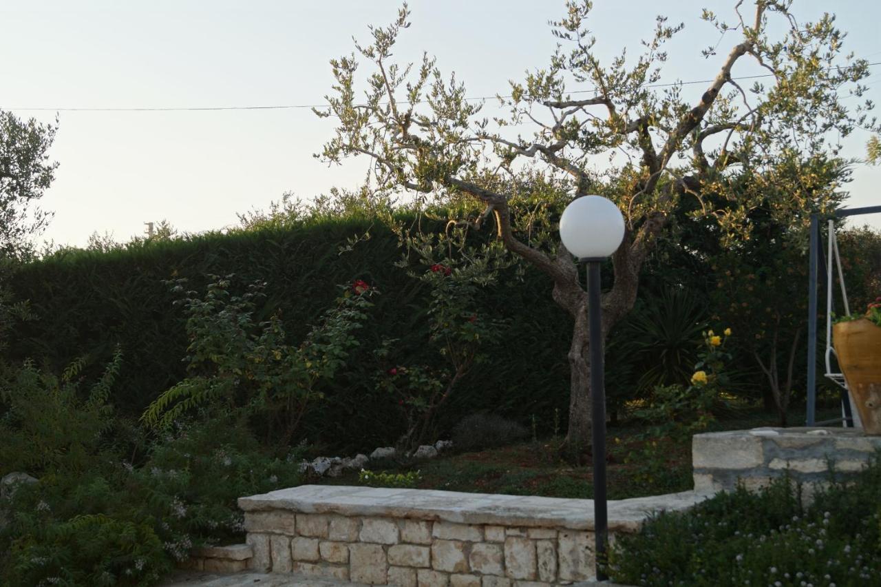 La Casa Del Nonno Bed and Breakfast Alberobello Eksteriør billede
